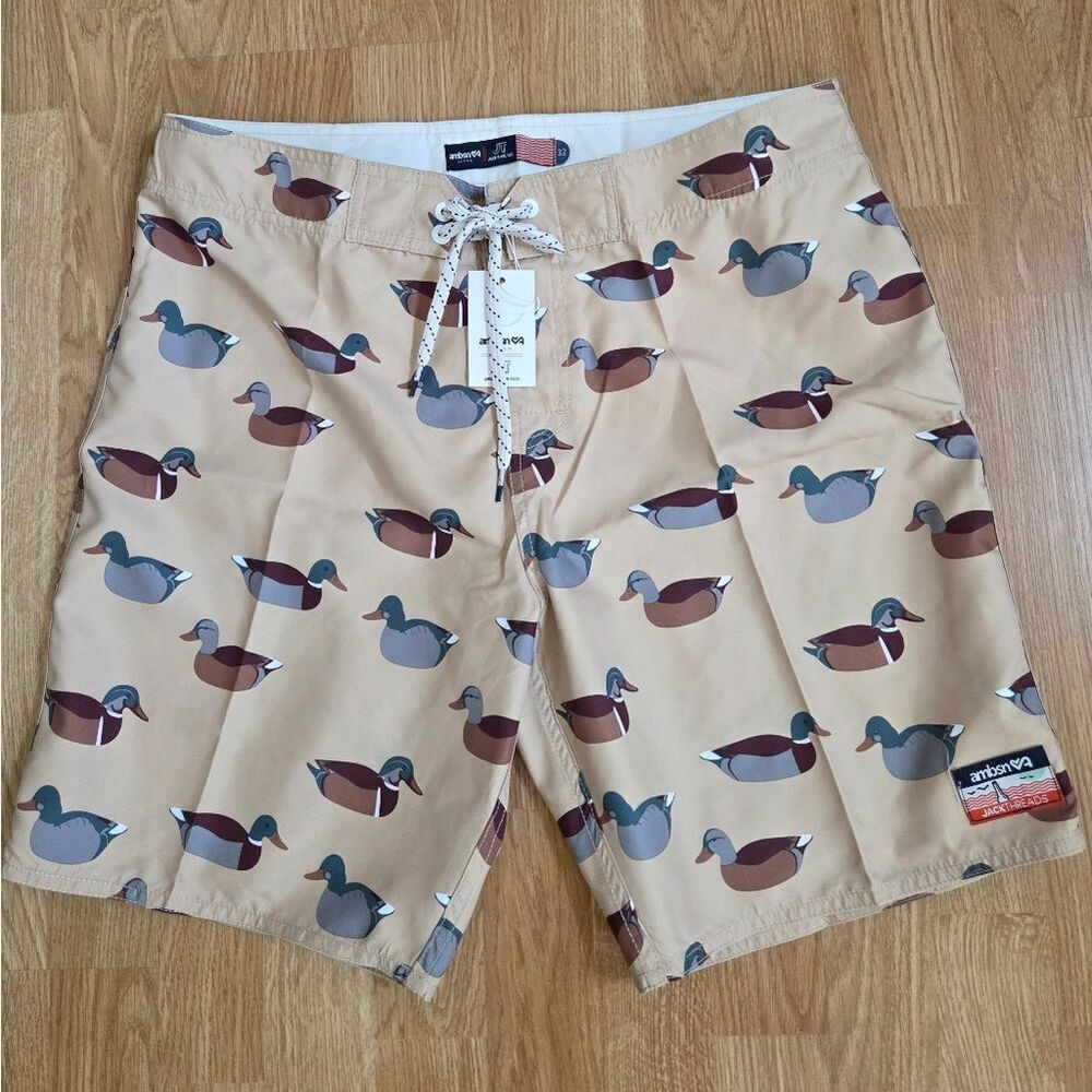 Ambsn Jack Threads 18" Mallards Boardshorts Sz 32